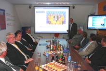 Firmenchef Werner Dandl bei der Unternehmensprsentation